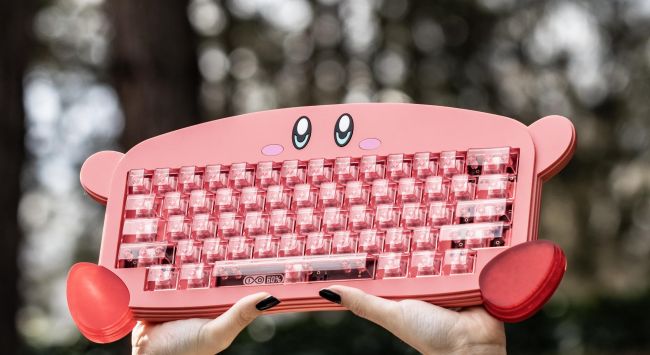 Iemand heeft een aangepast Kirby-toetsenbord gemaakt